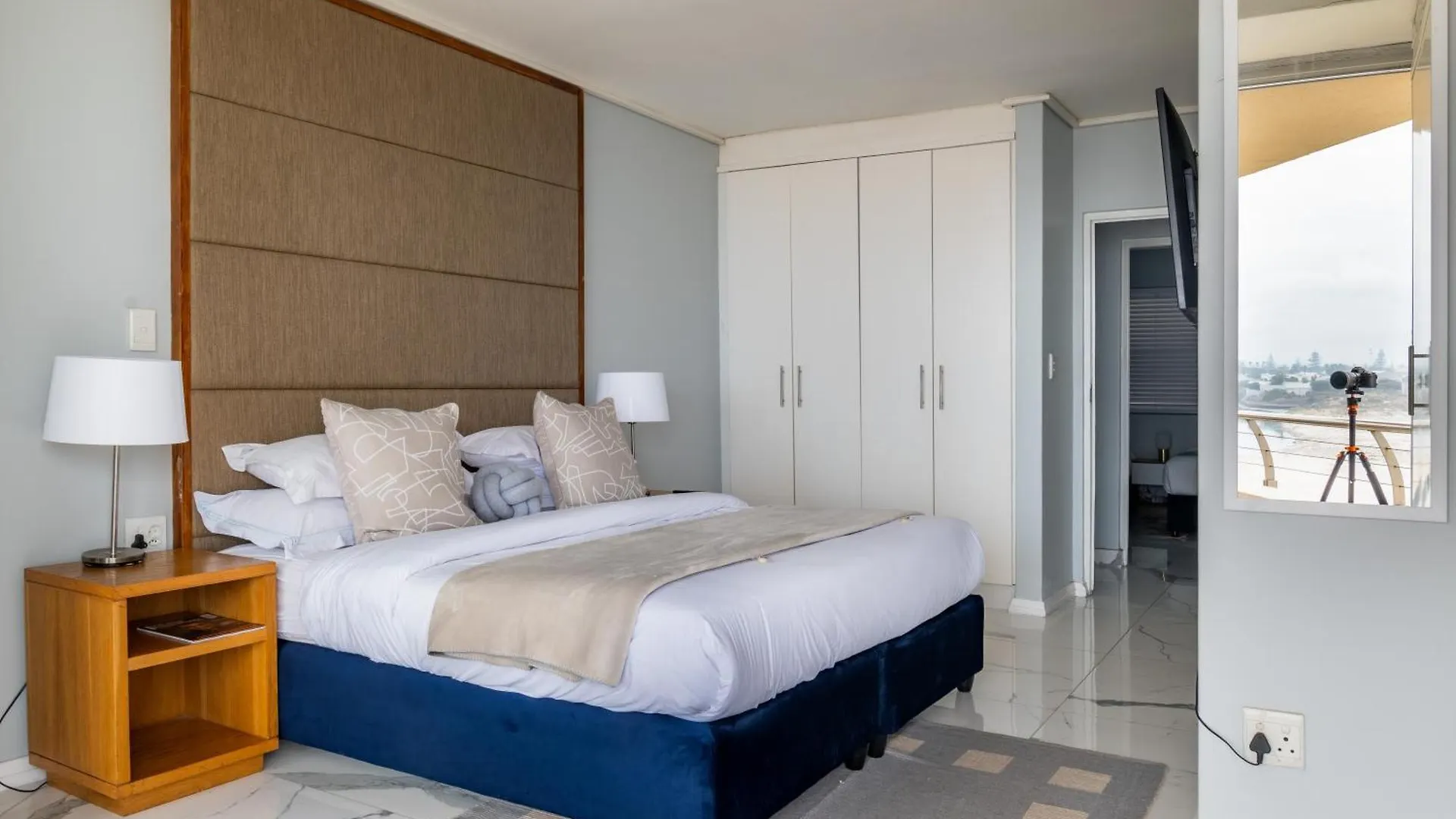 Lagoon Shoreline Penthouse Cape Town