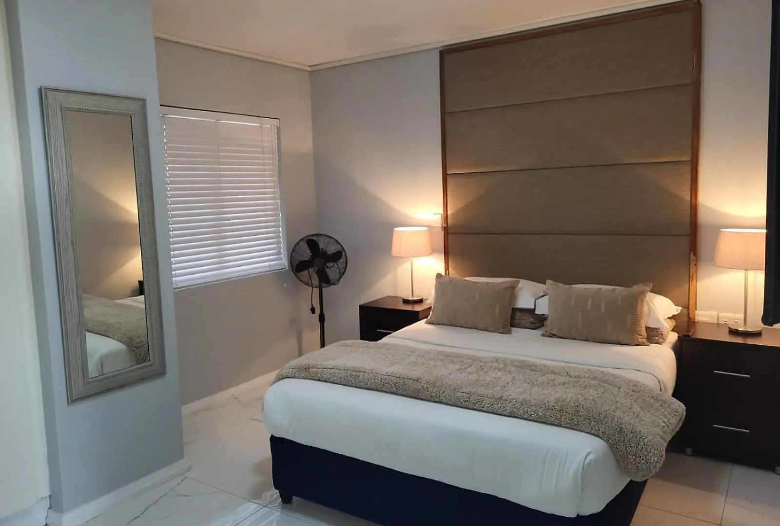Lagoon Shoreline Penthouse Cape Town Daire